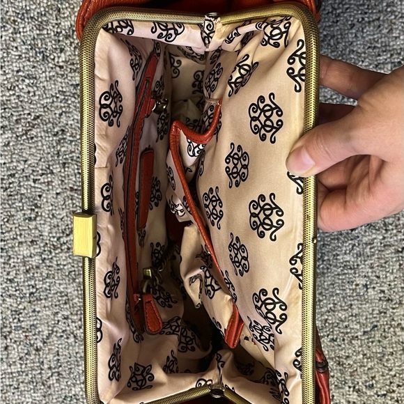 Jessica Simpson burnt orange handbag - Picture 3 of 3